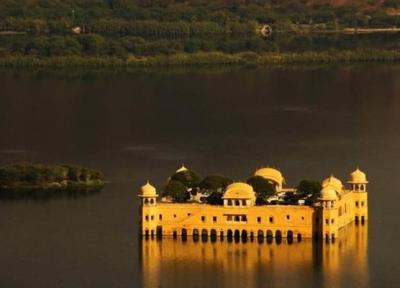 کاخ شناور جال محل، تحقق رویای حاکمی در هند