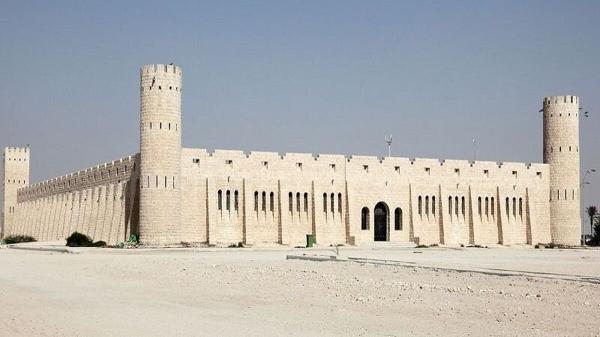 معماری کج و مناره شیبدار مسجدی در قطر
